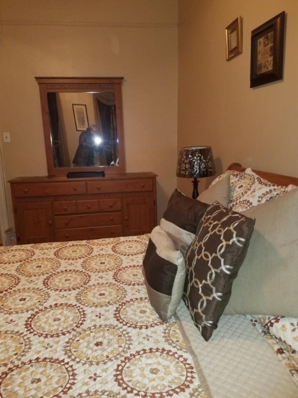 Gabriel's Luxury Suite image 12